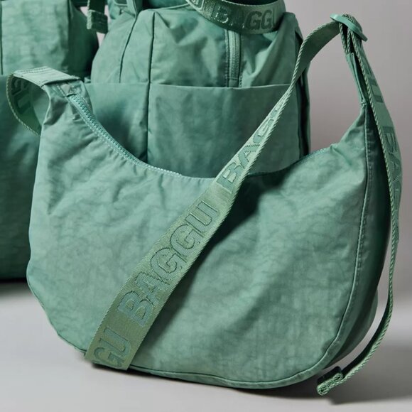 BAGGU Seafoam Small Recycled Nylon Crescent Bag 10.2"l x 3.3"w x 5.5"h - Picture 4 of 4